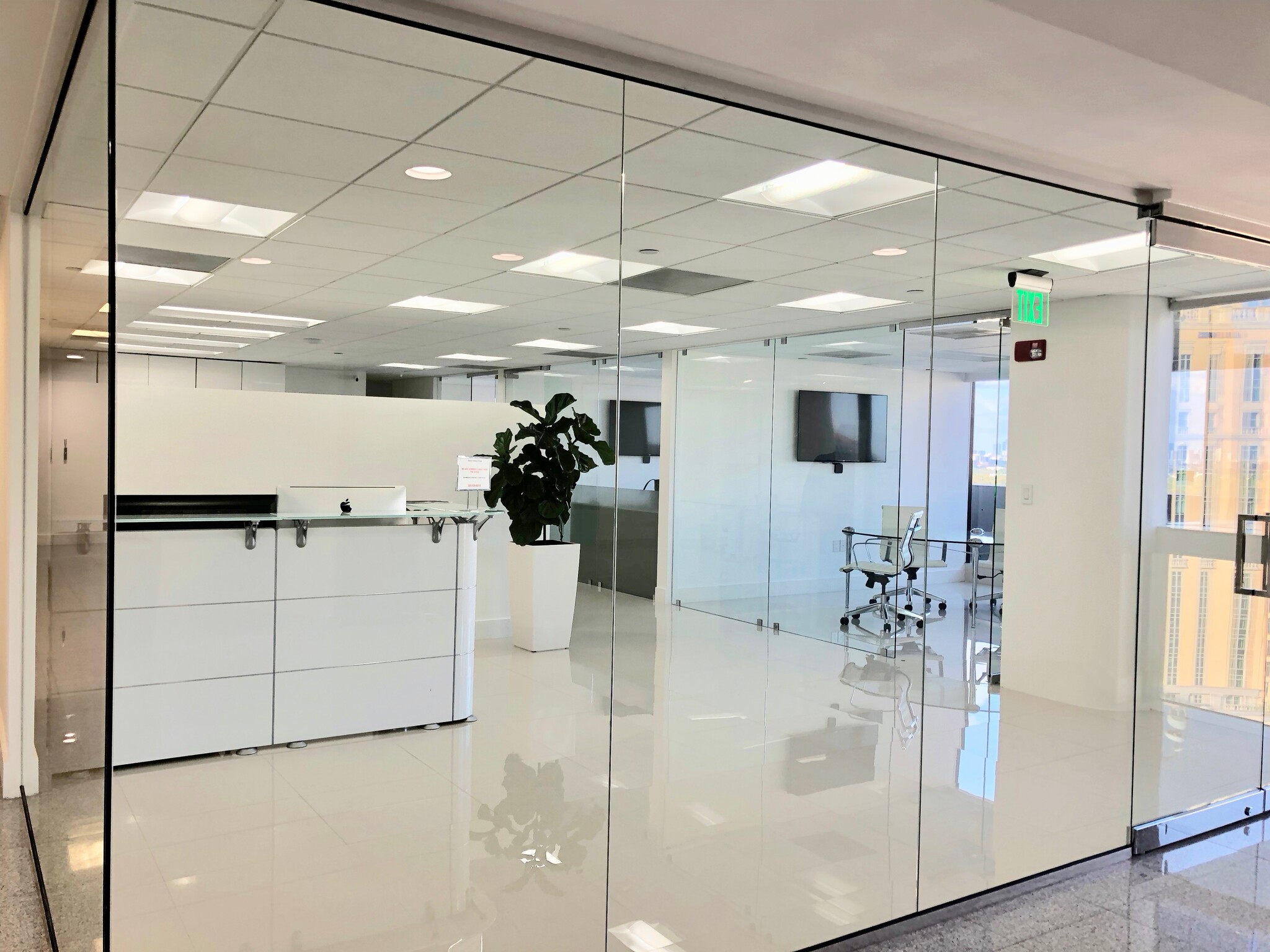 2100 Ponce De Leon Blvd, Coral Gables, FL for lease Interior Photo- Image 1 of 9