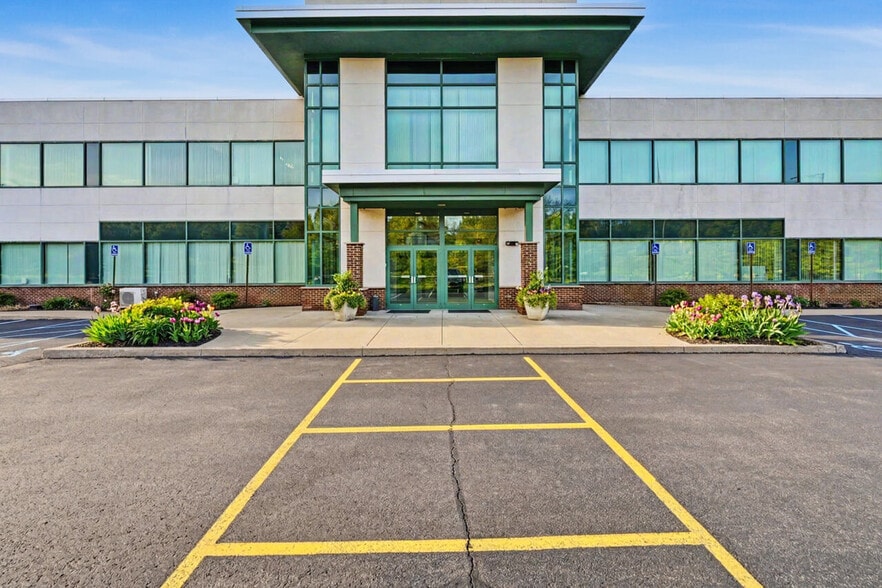 72 Glenmaura National Blvd, Moosic, PA for lease - Building Photo - Image 3 of 21