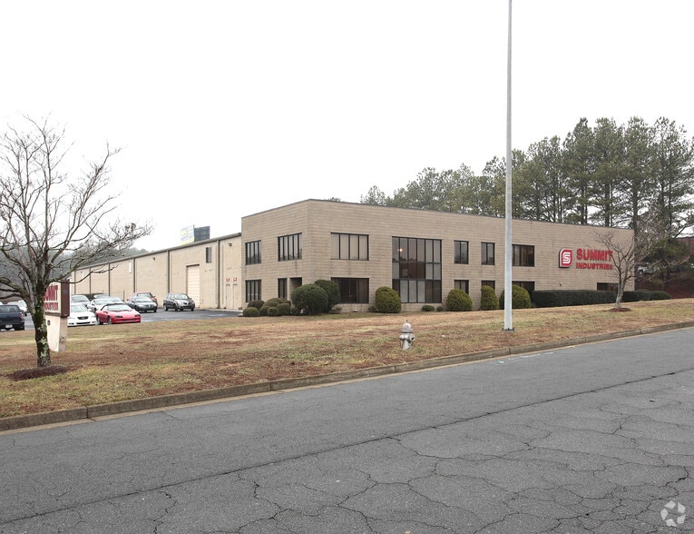 839 Pickens Industrial Dr, Marietta, GA for lease - Primary Photo - Image 1 of 2