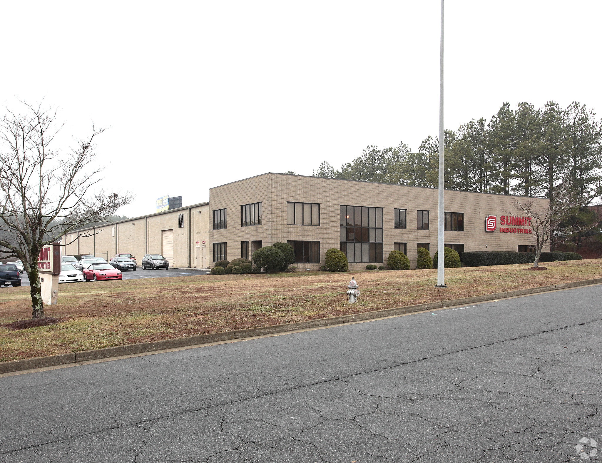 839 Pickens Industrial Dr, Marietta, GA for lease Primary Photo- Image 1 of 3