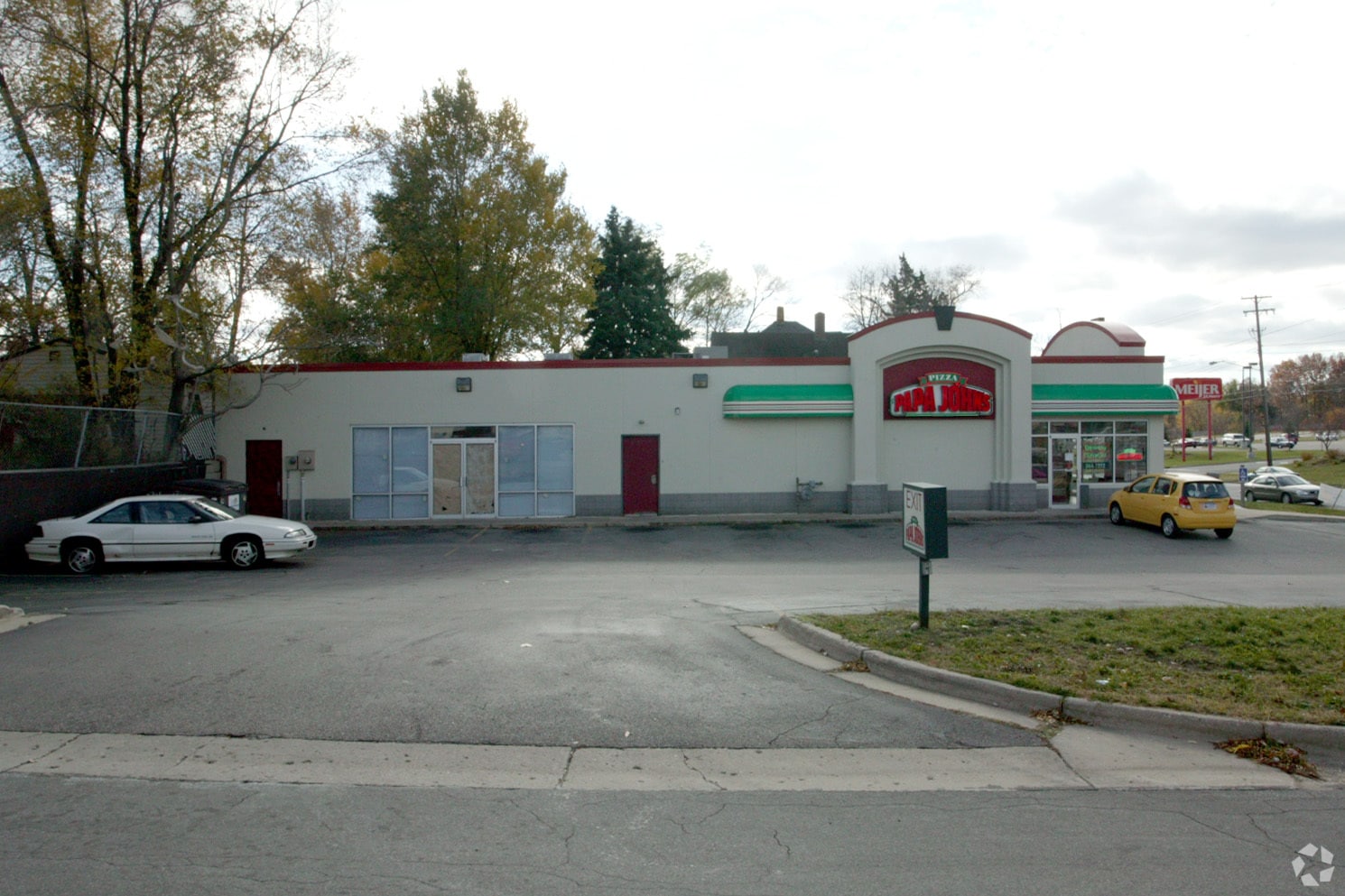 2452 Alpine Ave, Grand Rapids, MI for lease Primary Photo- Image 1 of 5