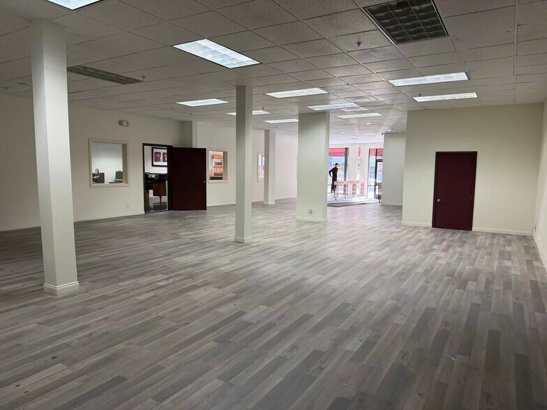 529 W Main St, Alhambra, CA à louer - Photo du bâtiment - Image 3 de 11