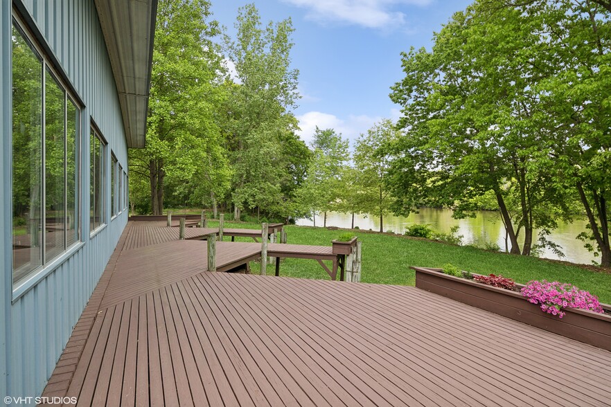 15437 N Red Bud Trl, Buchanan, MI à vendre - Photo du bâtiment - Image 3 de 26