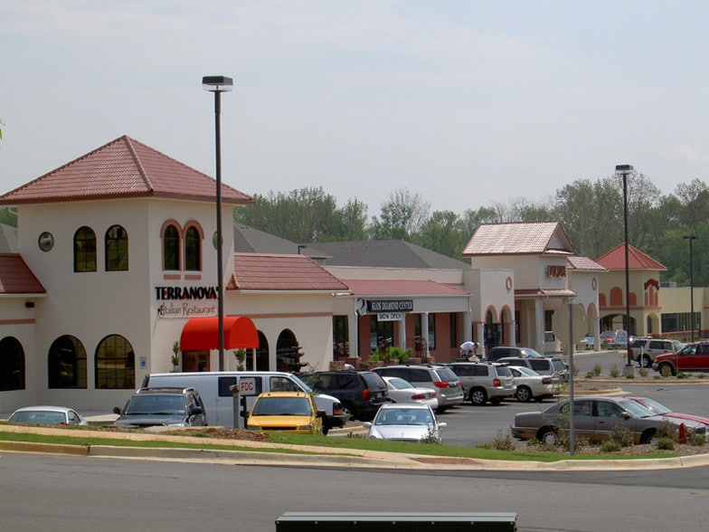 1420 Paramount Dr, Huntsville, AL for lease - Primary Photo - Image 1 of 7