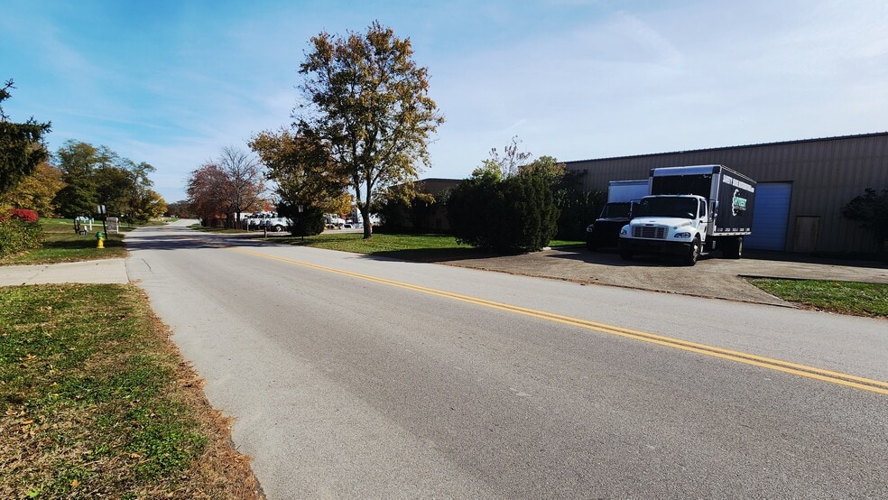 284 Blue Sky Pky, Lexington, KY for sale - Building Photo - Image 3 of 9