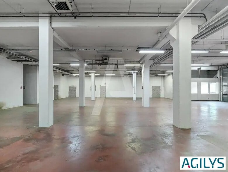 8 Rue Des Cévennes, Lisses à louer - Photo intérieure - Image 2 de 9