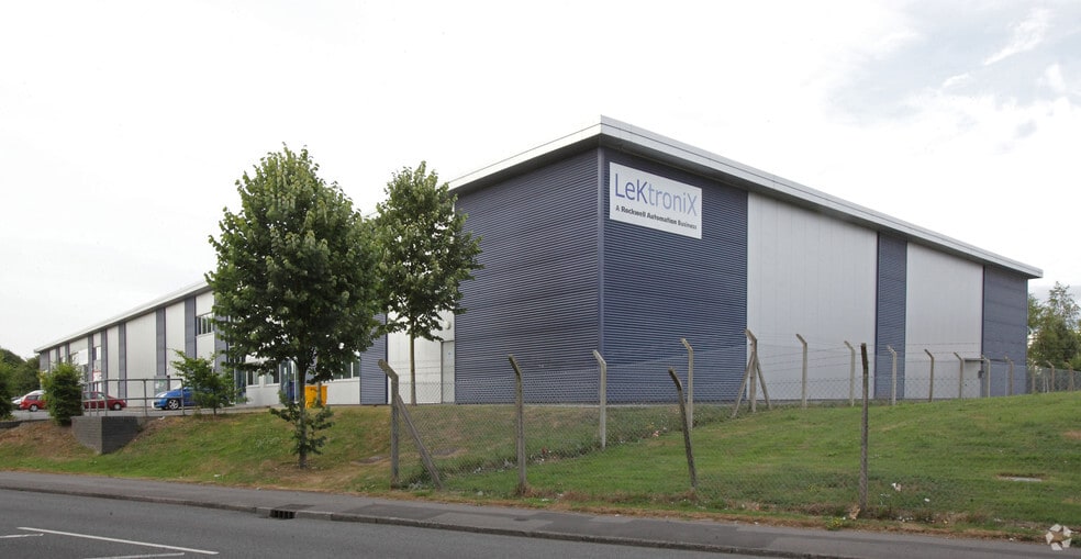 Kingsway, Bridgend for lease - Primary Photo - Image 1 of 7