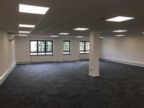 27 Broad St, Wokingham à louer Photo intérieure- Image 1 de 4