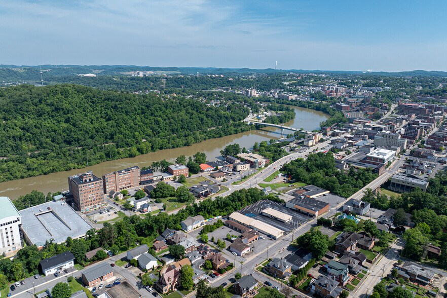 114 Clay St, Morgantown, WV à vendre - Photo du bâtiment - Image 3 de 4