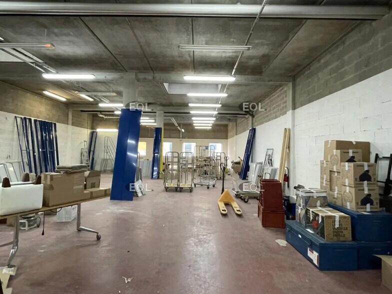 Flex in Gennevilliers for lease - Interior Photo - Image 3 of 8