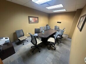 1229 1st Ave SE, Cedar Rapids, IA for lease Interior Photo- Image 2 of 10