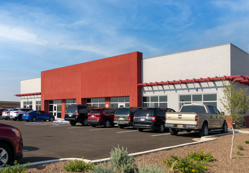 Hawkins Blvd, El Paso, TX à louer - Photo du bâtiment - Image 1 de 10