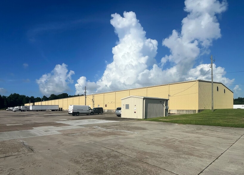 5155 Mobile South St, Mobile, AL à louer - Photo du bâtiment - Image 3 de 8