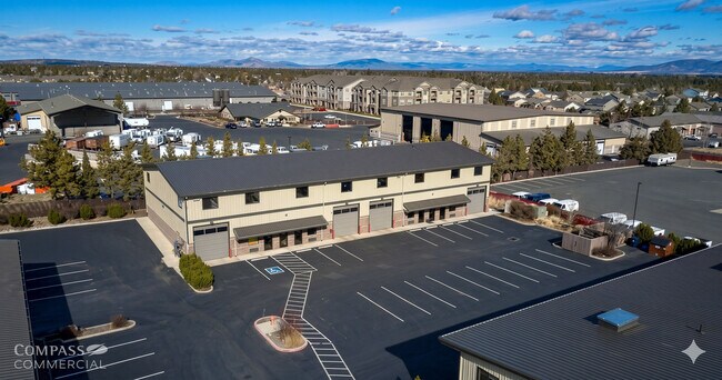 Plus de détails pour 20802-20810 Sockeye Pl, Bend, OR - Bureau, Industriel à louer