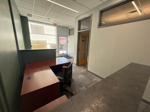 2212 Murray Ave, Pittsburgh, PA for lease Interior Photo- Image 2 of 20