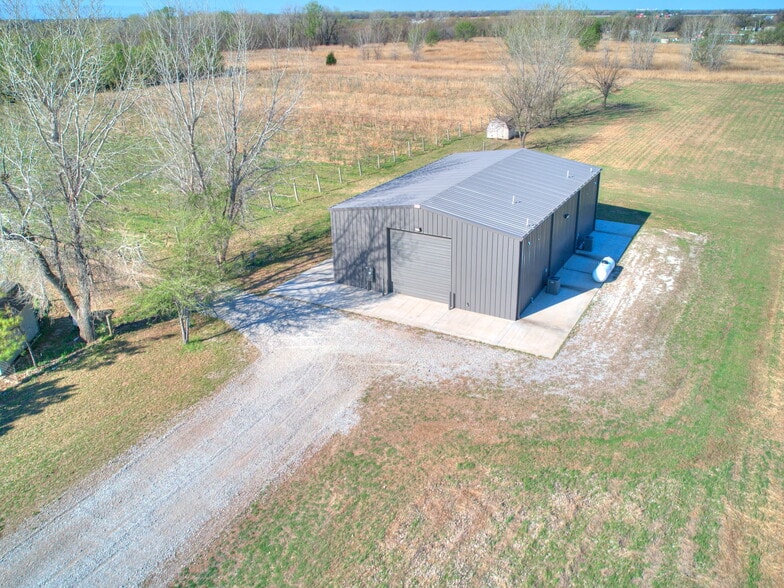 6745 N Gregory Rd, Yukon, OK à vendre - Photo du bâtiment - Image 3 de 25