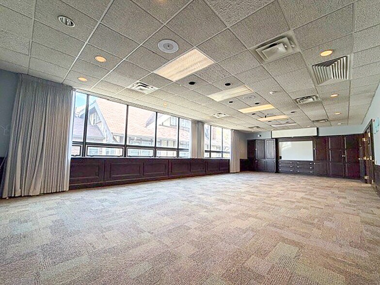 3550 N Washington Blvd, Indianapolis, IN à louer - Photo du bâtiment - Image 2 de 5