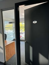 1715 Dickson Av, Kelowna, BC à louer Photo intérieure- Image 1 de 4