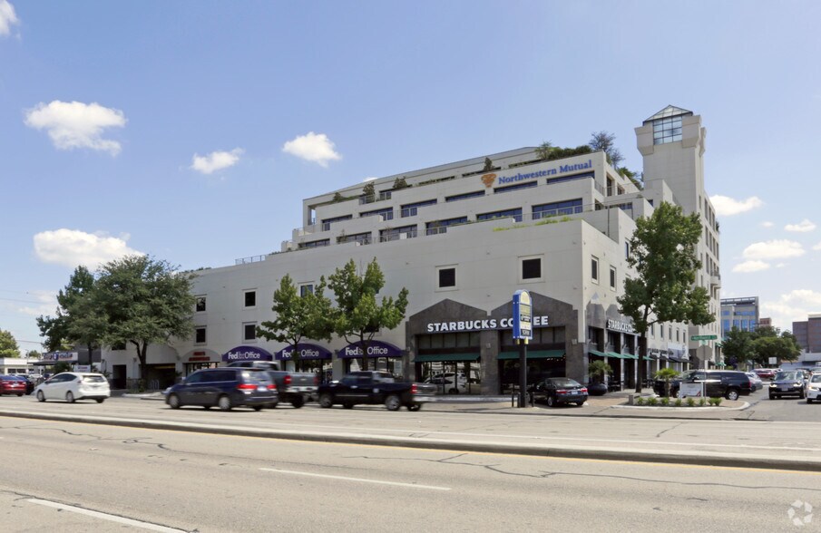 8411 Preston Rd, Dallas, TX à louer - Photo du bâtiment - Image 2 de 13