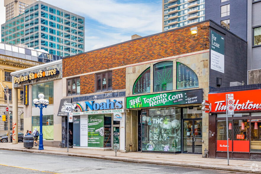 665-667 Yonge St, Toronto, ON for lease - Primary Photo - Image 1 of 2