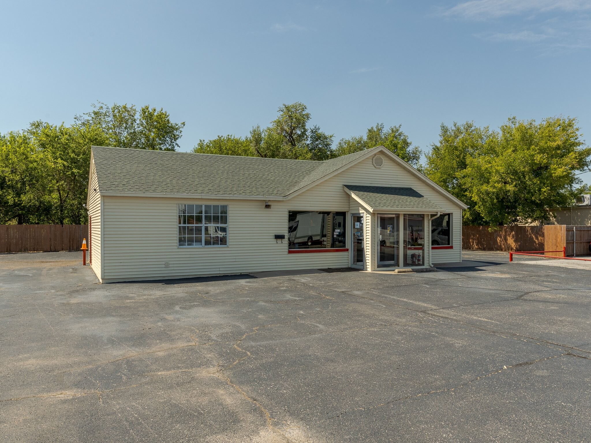 6 E Main St, Yukon, OK for sale Building Photo- Image 1 of 1