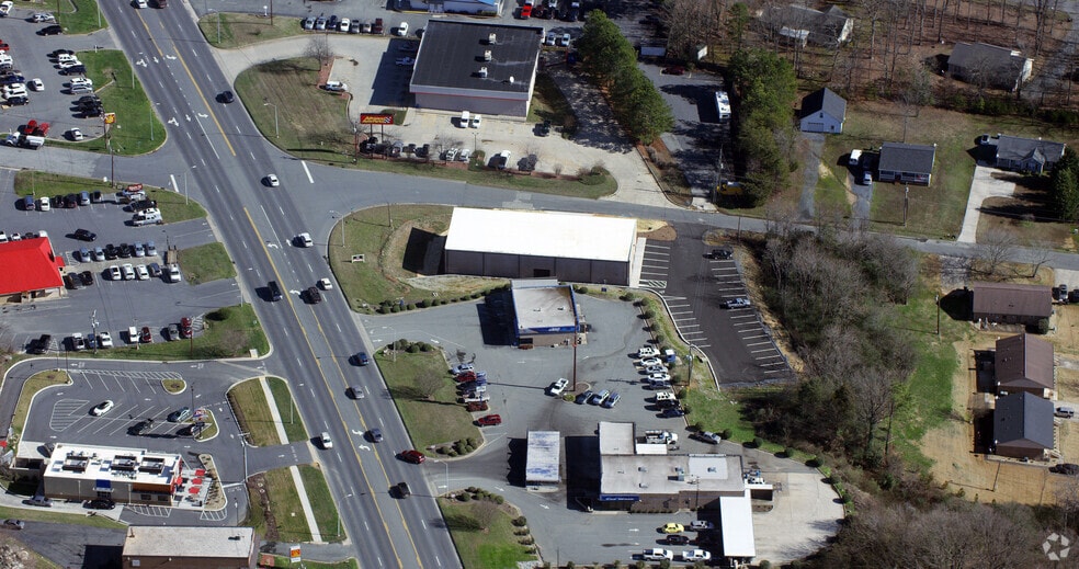 724 E Dixie Dr, Asheboro, NC for sale - Aerial - Image 2 of 5