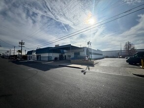 15954-15958 Arminta St, Van Nuys, CA for lease Building Photo- Image 1 of 1