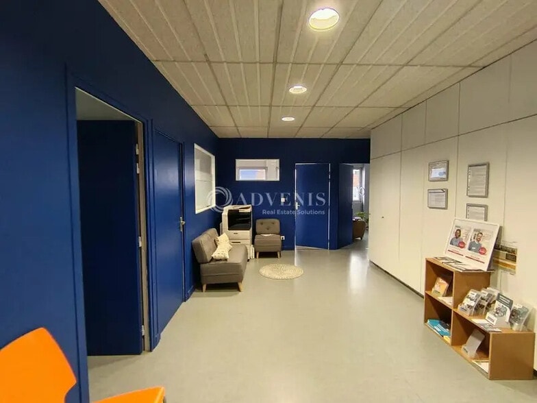 Office in Lille for lease - Interior Photo - Image 3 of 12