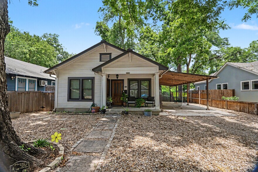 2506 E Cesar Chavez St, Austin, TX à louer - Photo du bâtiment - Image 1 de 28