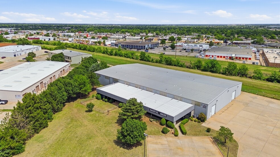 6625 W Wilshire Blvd, Oklahoma City, OK for lease - Primary Photo - Image 1 of 11