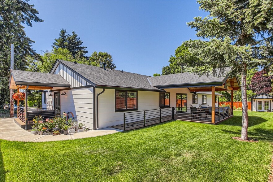 8955 SW Club Meadow Ln, Portland, OR for sale - Building Photo - Image 2 of 37