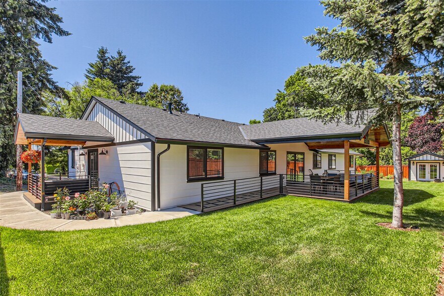 8955 SW Club Meadow Ln, Portland, OR à vendre - Photo du bâtiment - Image 2 de 37