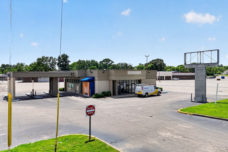 1151 Bankhead Hwy W, Birmingham, AL à vendre - Photo du bâtiment - Image 3 de 18