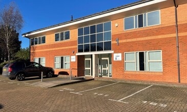 Boundary Way, Hemel Hempstead for lease Building Photo- Image 1 of 5