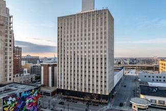 More details for 633 W Wisconsin Ave, Milwaukee, WI - Office for Sale