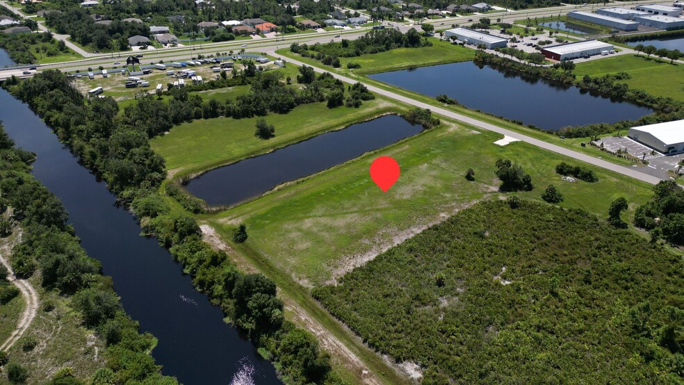 137 Anchor Rd, Port Charlotte, FL for sale - Building Photo - Image 2 of 6