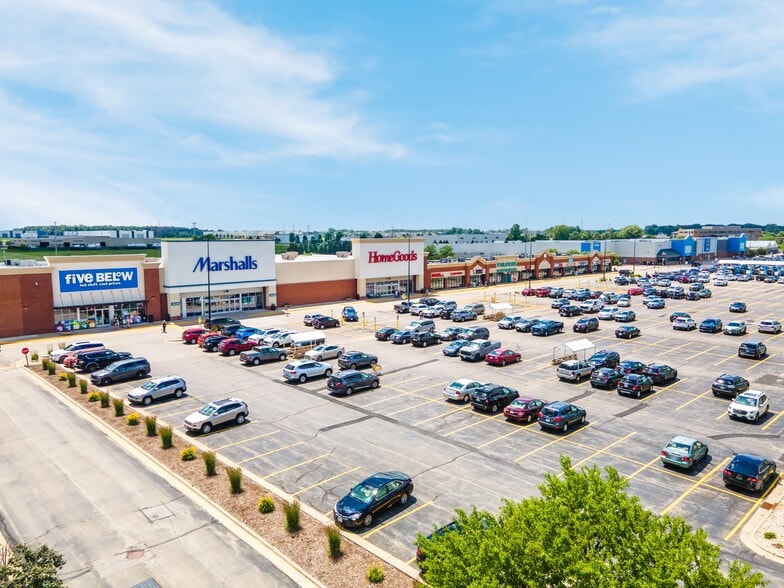 3825-3829 E Calumet St, Appleton, WI for sale - Building Photo - Image 1 of 5