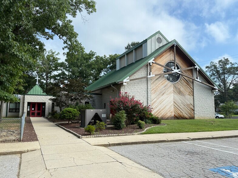 11310 Montgomery Rd, Beltsville, MD à vendre - Photo du bâtiment - Image 2 de 24