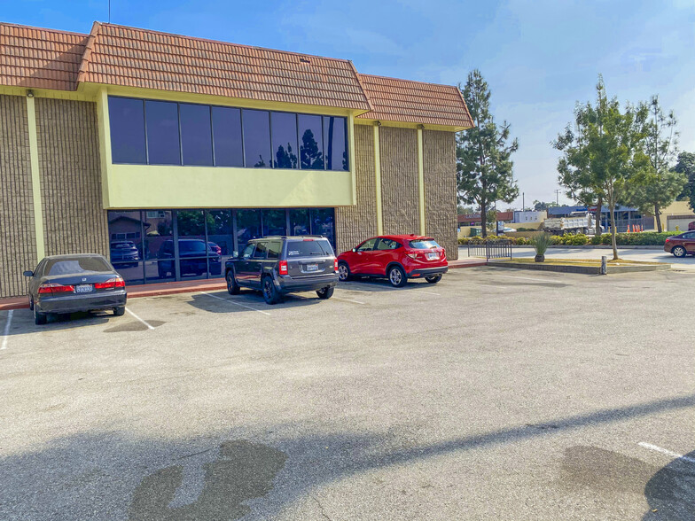 8607 Imperial Hwy, Downey, CA for lease - Building Photo - Image 2 of 16