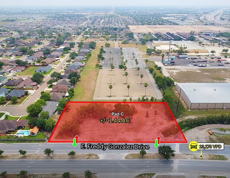 E Freddy Gonzalez, Edinburg, TX à vendre - Photo du bâtiment - Image 2 de 4