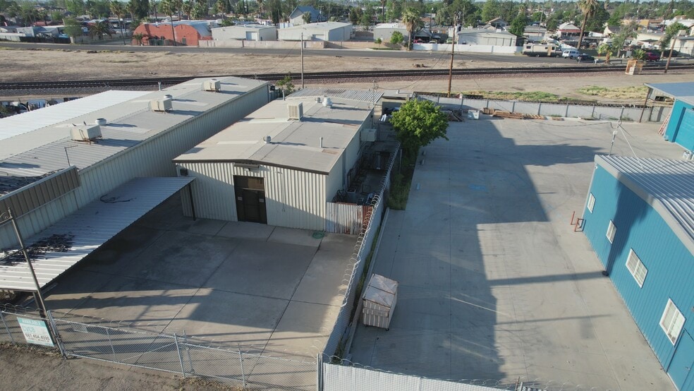 1125 Sumner St, Bakersfield, CA for lease - Commercial Listing Video - Image 2 of 9