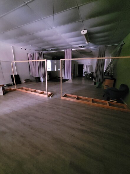 120 N Main St, Waurika, OK à vendre - Photo du bâtiment - Image 2 de 10