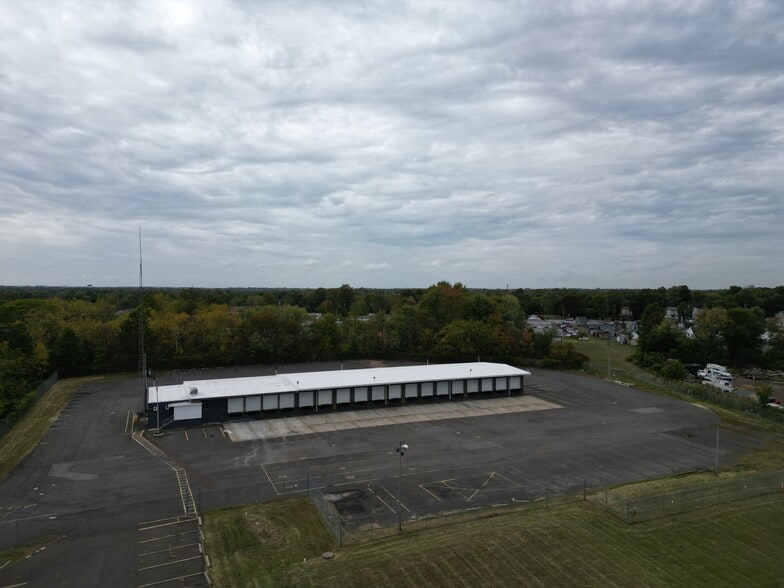 750 County Line Rd, Colmar, PA à vendre - Photo du bâtiment - Image 2 de 13