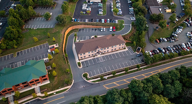 968 Olympia Dr, Charlottesville, VA à louer - Photo du bâtiment - Image 2 de 8