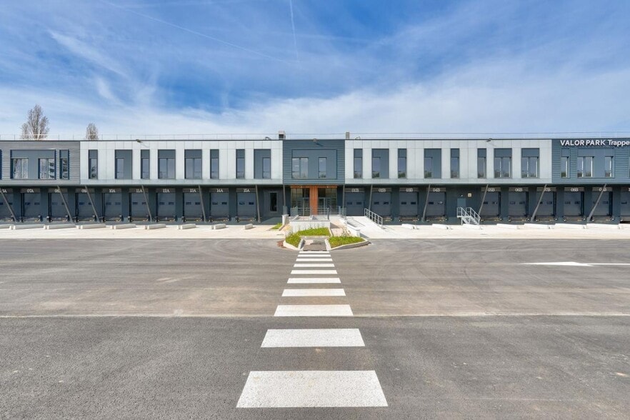 10 Avenue Des Frères Lumière, Trappes for lease - Building Photo - Image 2 of 9