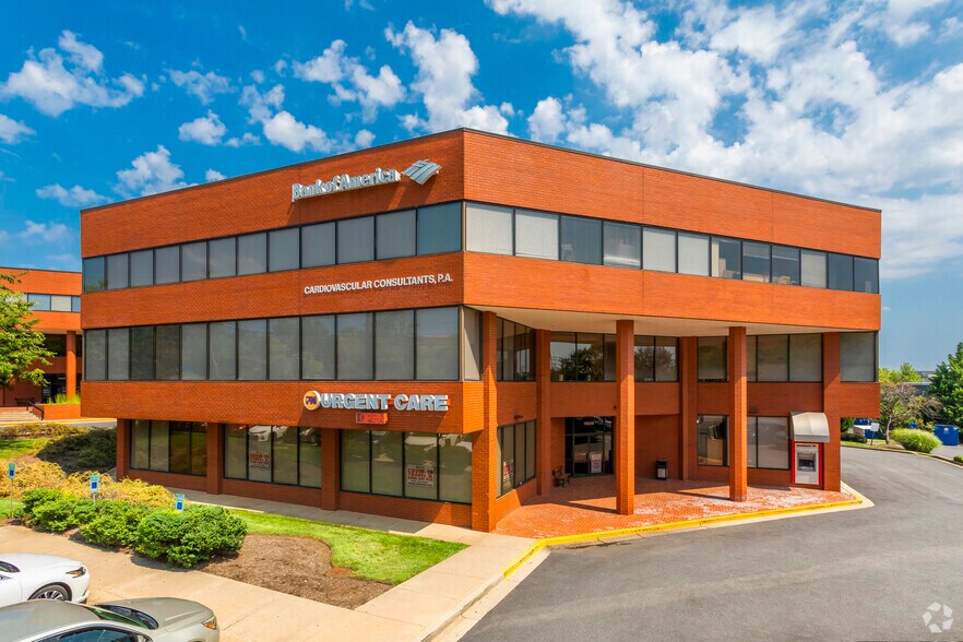 15215 Shady Grove Rd, Rockville, MD à louer - Photo du bâtiment - Image 1 de 3