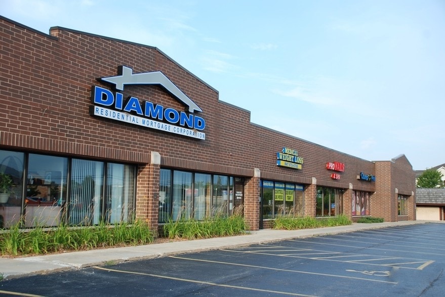 3701 Grand Ave, Gurnee, IL for lease - Building Photo - Image 2 of 20