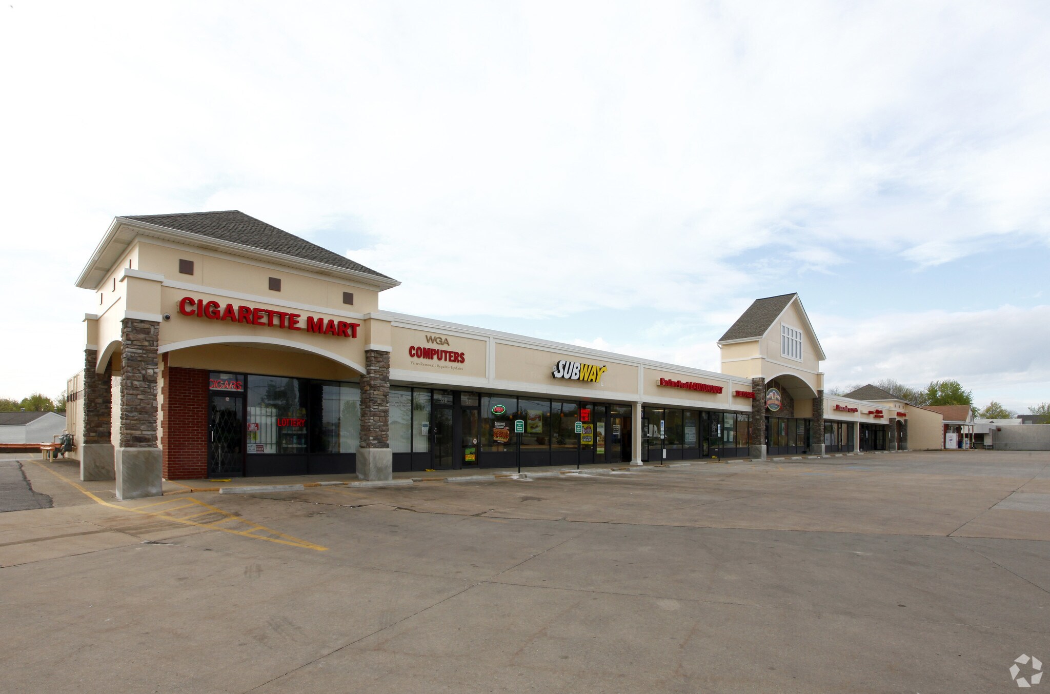 55-69 Pearl Rd, Brunswick, OH à louer Photo principale- Image 1 de 8