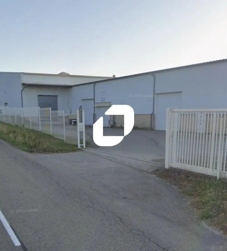 420 Route De Bougé, Sonnay for lease Primary Photo- Image 1 of 8