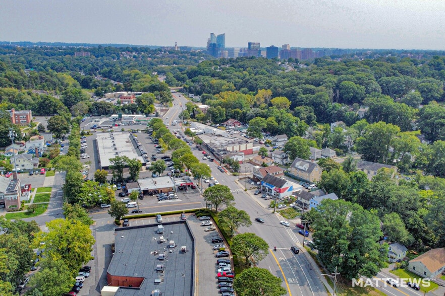 283-285 Tarrytown Rd, White Plains, NY for sale - Building Photo - Image 2 of 3